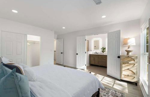 Stroll to Downtown Alpharetta AND Avalon Shops - Foto 18