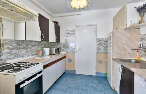 Awesome Home In Nespes - Foto 7