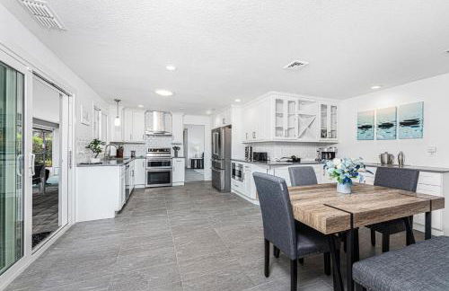 Villa Tranquility-Waterfront-Free Amenities-Heated Pool-Bikes-Dock Fishing & Beach Gear - Foto 4