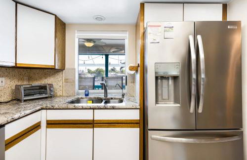 Lazy Palm Retreat Heated Pool Jacuzzi Gulf Canal - Foto 19