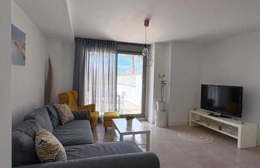 Apartamento en primera línea de playa, con piscina y garaje en Torrox Costa - Photo 9