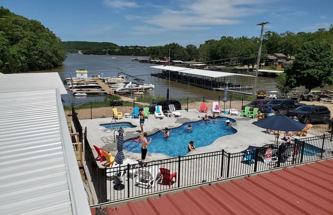 Lazy Dayz Resort - Photo 60