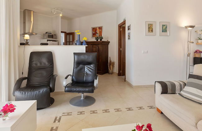 Detached Villa With a Large Private Swimming Pool - Foto 11