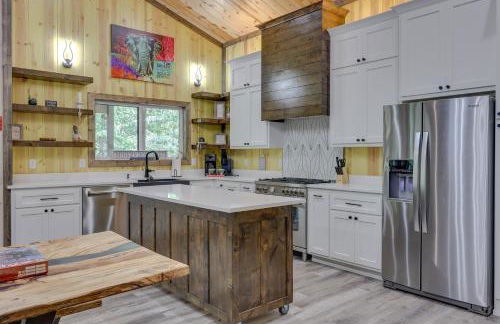 Playground and Pool Table Fun! Broken Bow Retreat - Foto 13