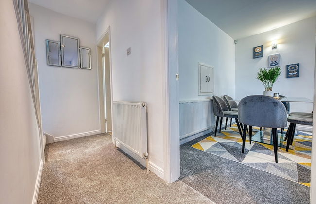 Modern 3 Bedroom 2 Bath Hse with Parking - Foto 27