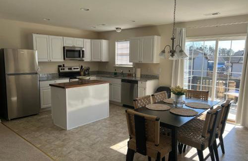 Welcome Families and Pets! 30 nights Entire Home - Foto 5