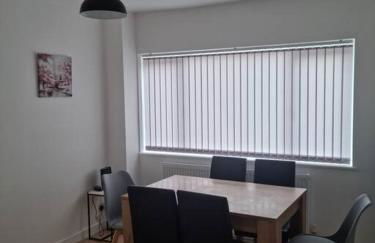 5 bedroom house - Cheshire Oaks - Photo 16