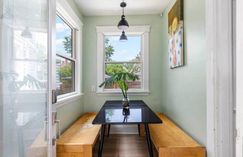 Modern Oakley Retreat - King Bed - Free Parking - Centrally Located - Foto 46