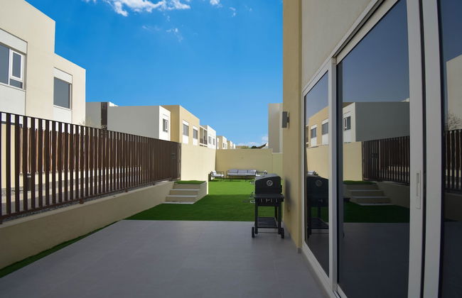 Elegant 3 BR Dubai South - Photo 62