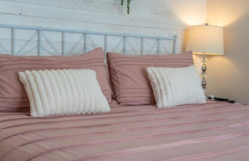 Spring Bungalow - A cozy getaway in downtown Hot Springs! - Foto 17