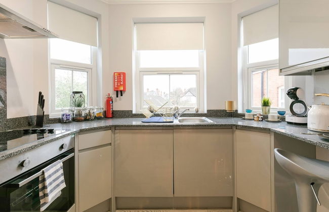 Room in Apartment - 12 Helena Luxury Serviced Apartment - Photo 12