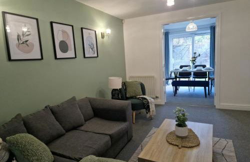 Superb & Beautiful Stourport Home with 7 Beds by PureStay - Foto 18