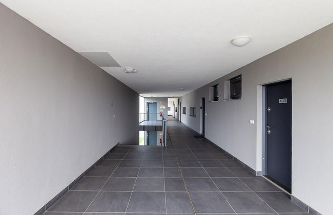 Lakefront Elegant Condo Lela - Foto 27