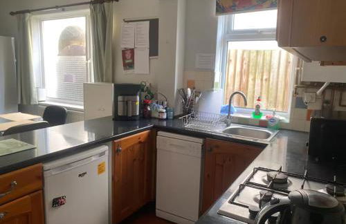 Balmoral House - Holiday Home - Photo 14