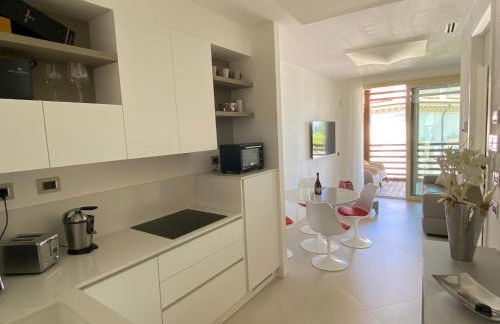 Sea View Embassy Apartment - Foto 6