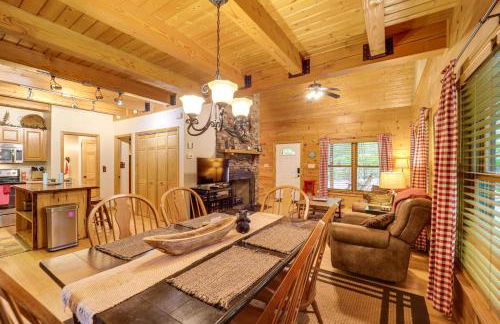 Private Cabin on 2 Acres Hot Tub, 10 Mi to Boone! - Foto 7
