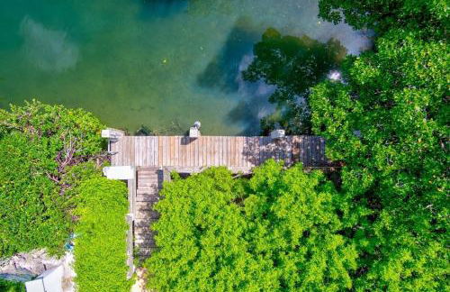 Oceanside Manor- Expansive Waterfront Pool Home, 30' Dock - Foto 45