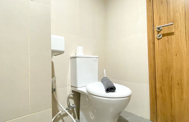 Well Furnished and Cozy Studio at LRT City Jatibening Apartment - Photo 19