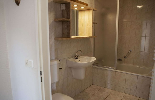 Combined Bungalow with Decorative Fireplace near Veluwe - Photo 11