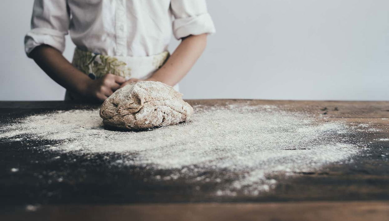 Impasto del pane di Matera