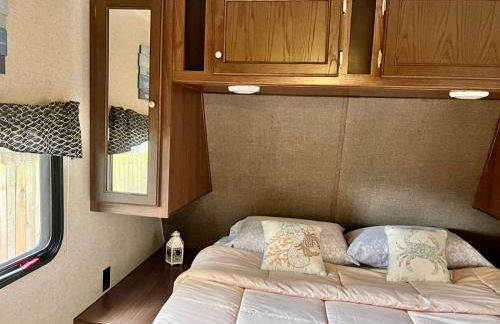 Garden Paradise RV Camper near Clearwater Beaches - Foto 17