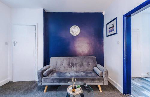 Charming 2 Bed House, Sleeps 6, Free parking, Contractors welcome - Foto 28