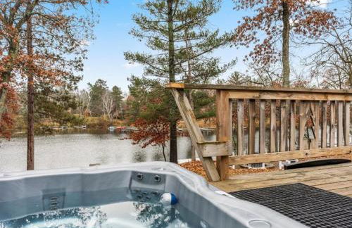 Cute Whitefish Cabin with Hot tub - Foto 33