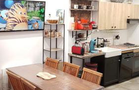 LES VAGUES, terrasse rez-de-ch, parking gratuit, lits faits, animal bienvenu et tout à pied - Foto 3