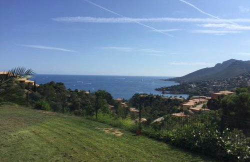 Maison vue mer avec piscine sur la Côte d'Azur - Photo 10