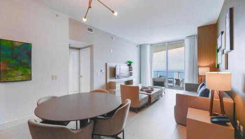 39th Floor Oceanfront Penthouse with Pool & Gym - Foto 2