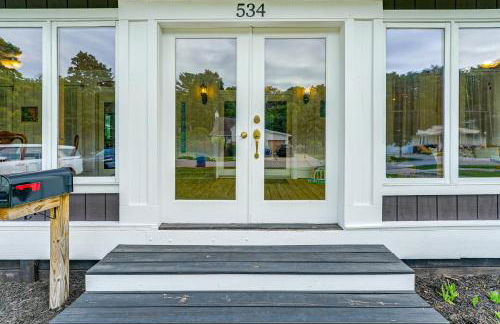 Spacious Vintage Gem with Sunroom in Manistee! - Foto 39