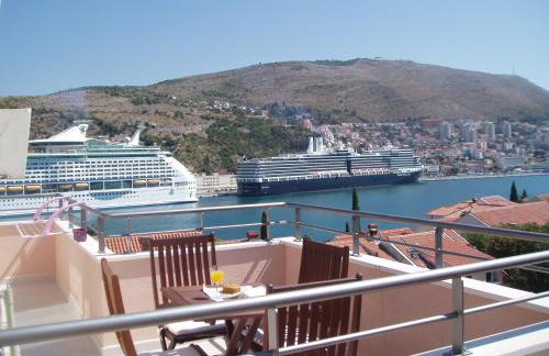 Attic Apartment Iris - Foto 1