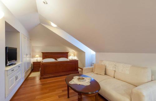 Your Family Oasis by the Sea Villa Mir Vami, heated pool - Photo 21