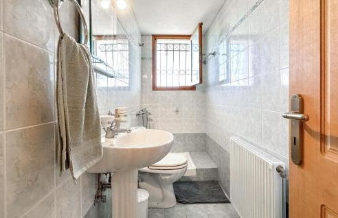 Lovely Home In Kamari Xylokastro - Foto 27