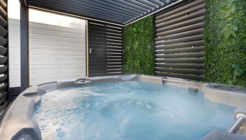 Silverdale Lodge, HotTub, Wi-FI, Quiet & Sleeps 4 - Foto 5