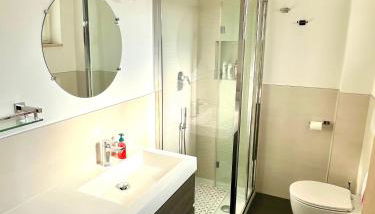 Domus metro B1 - Foto 3, towels, Shower