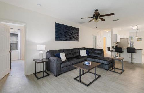 5/3 Pool Home Located in Sunset Ridge Community! - Foto 10