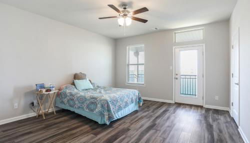 5BR 3BA Waterfront Home Near Highway and Area Attractions - Foto 4