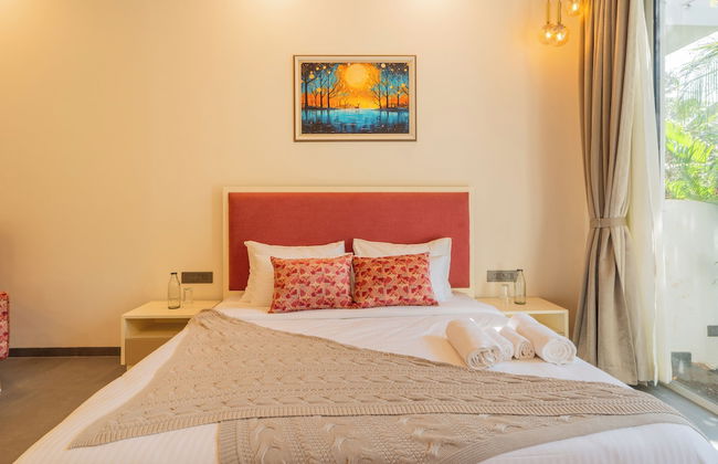 ELIVAAS Laguna Camellia | Luxe 4 BHK Villa Near Popular Beaches with Private Pool - Photo 3