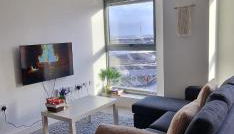 Modern High-Rise 1BR, Panoramic City Views - Foto 2