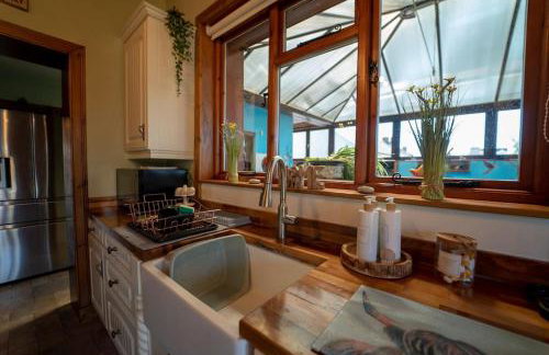 Stunning Central Villa by Golf Course & Beach - Foto 11