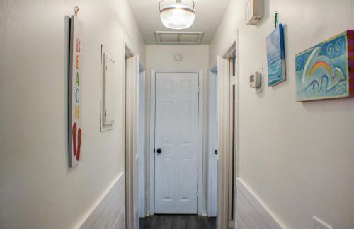 Beachside Bliss - Breakfast, Walk to Schooners, Sleeps 15, Fenced Privacy - Foto 25