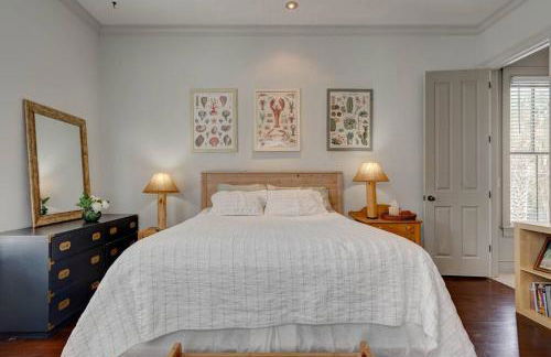 Elegant Sunlit Home with Private Rooftop Oasis - Foto 26