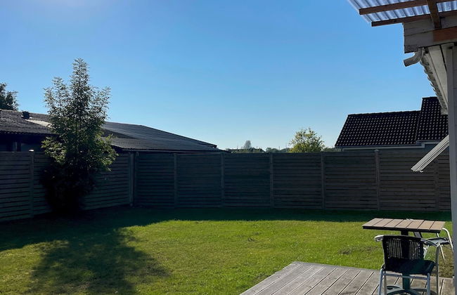 Cozy Backhouse With Large Private Garden - Foto 2