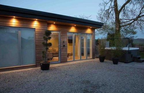 Amazing Cottage & detached Annex sleeps 8, Extra Deep Hot tub, Super Fast wifi, New for 2024 is the addition of Wood Fired Sauna - Foto 8