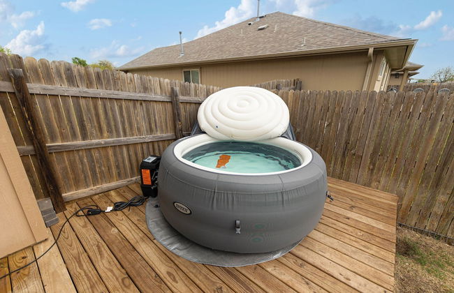 Hot Tub Foosball Fenced Yard Parking - Foto 1