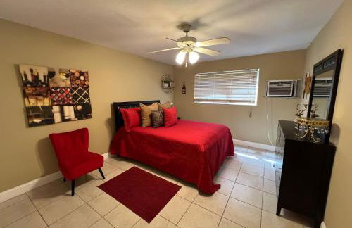 Lovely 2 Bedroom Condo With Free Parking & Wifi!! - Foto 8