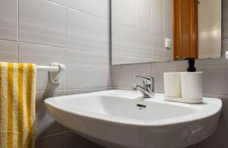 Apartamento segunda línea piscina frente al mar - Foto 30