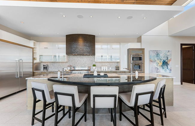 Lakeview Luxury Home in Vineyard w Infinity Pool hot tub - Photo 64