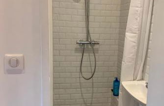 VILLA 600m de la plage calme Location possible à partir de 3 nuitées, pouvant accueillir 6-8 pers Activités nautiques randonnée vélo pêche golf casinos - Foto 43